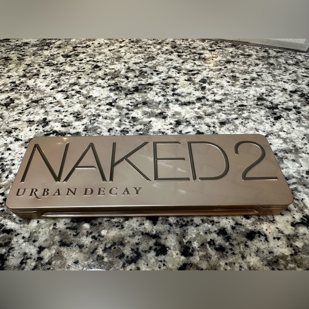 Urban Decay Naked 2 Palette in Taupe
